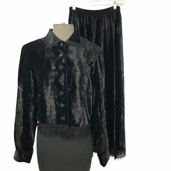FL Malik Jacket & Skirt Set Black Velvet Size Medium Lace Trim - Picture 1 of 8